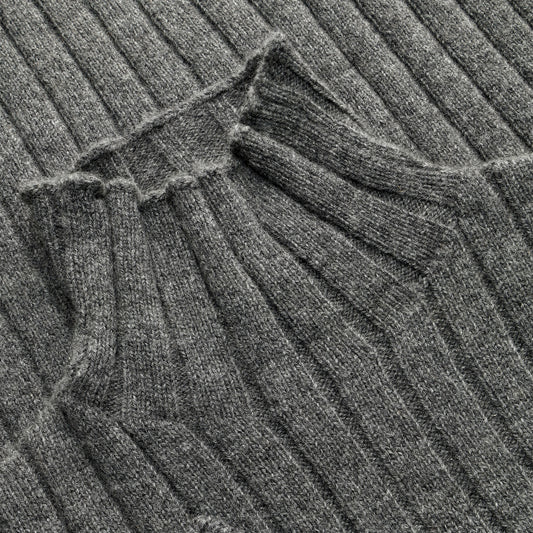 Alpen Turtleneck Dark Grey — detail view
