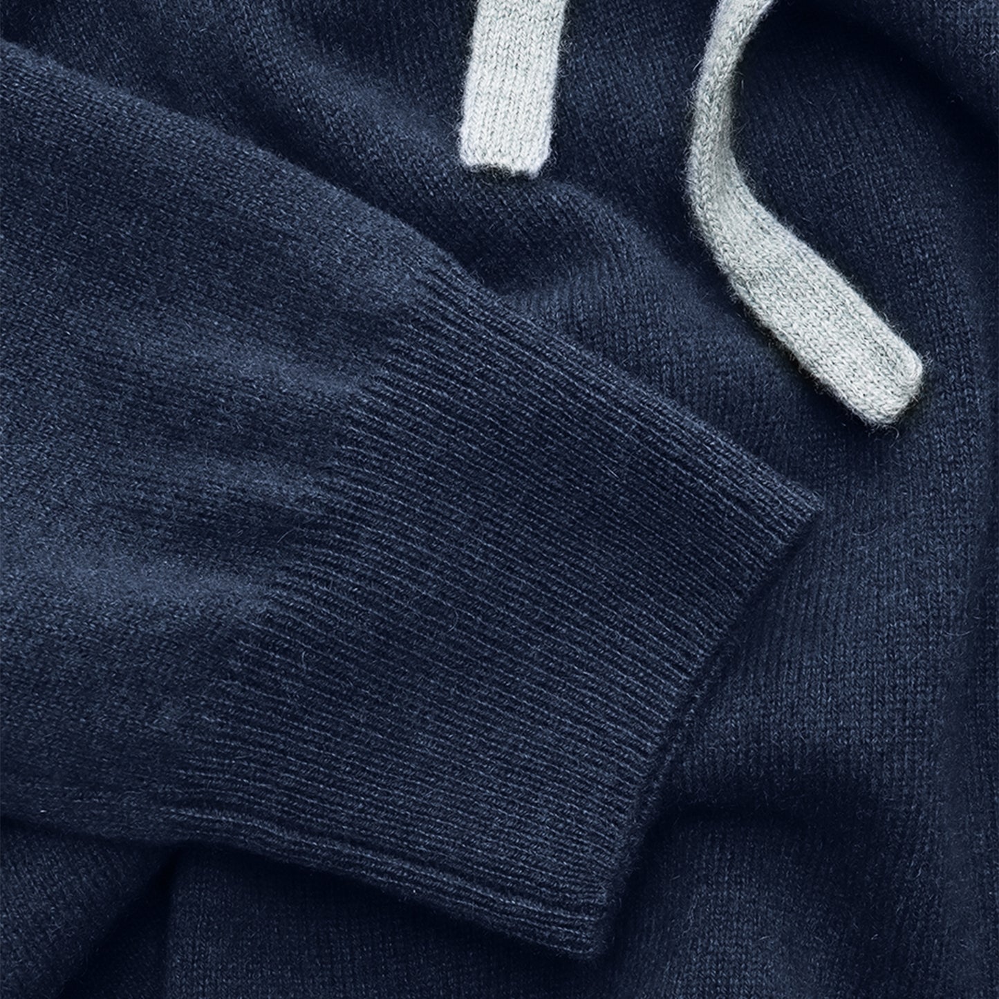 Riva Hoodie Navy — hood and collar detail