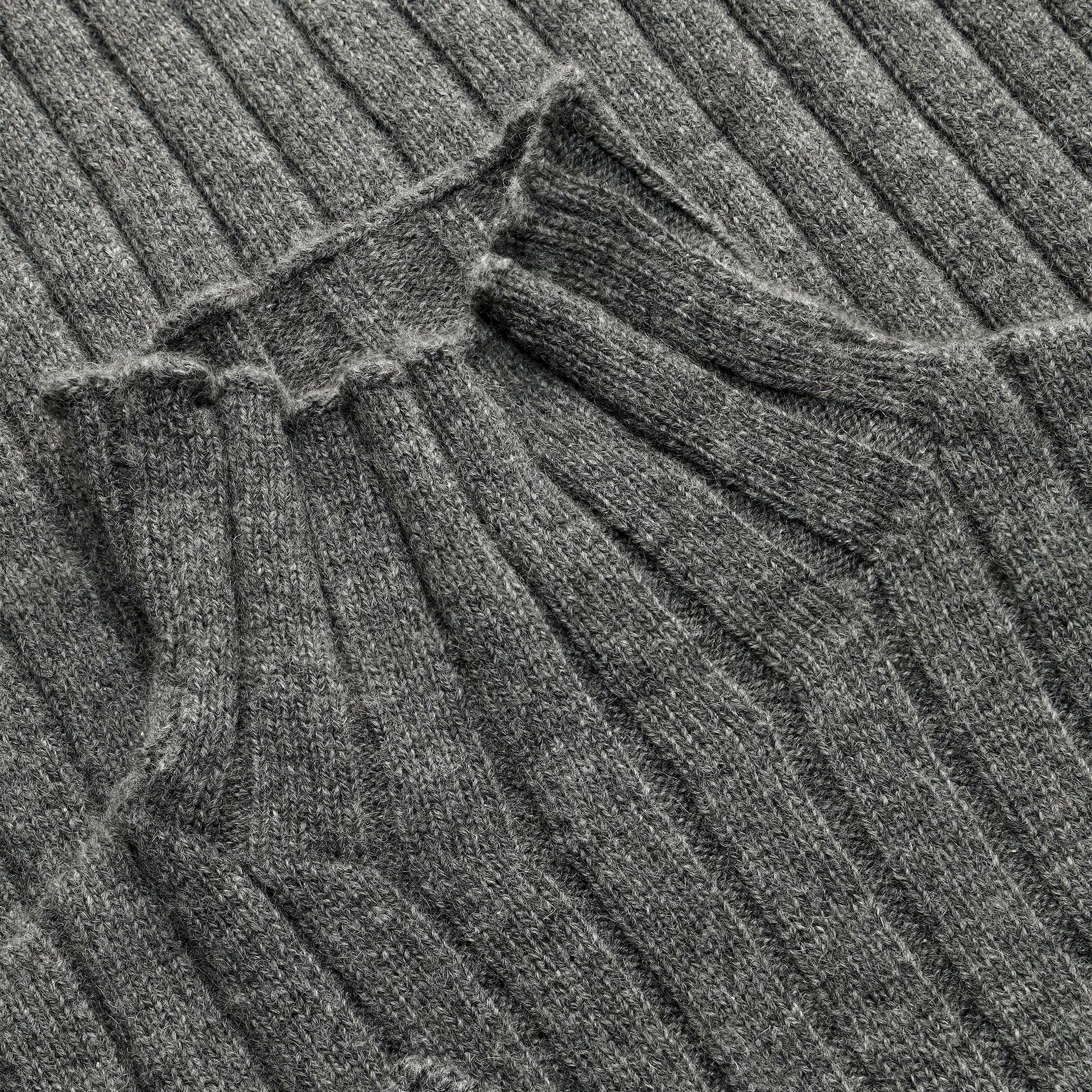 Alpen Turtleneck Dark Grey — detail view