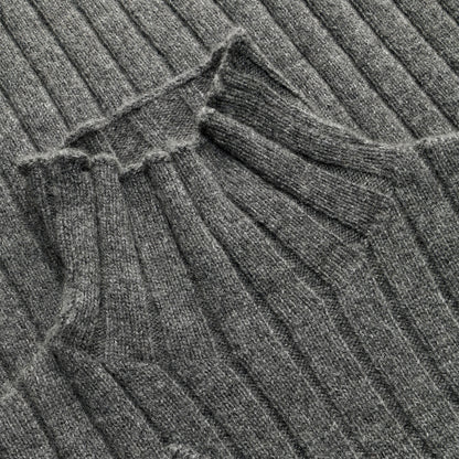 Alpen Turtleneck Dark Grey — detail view