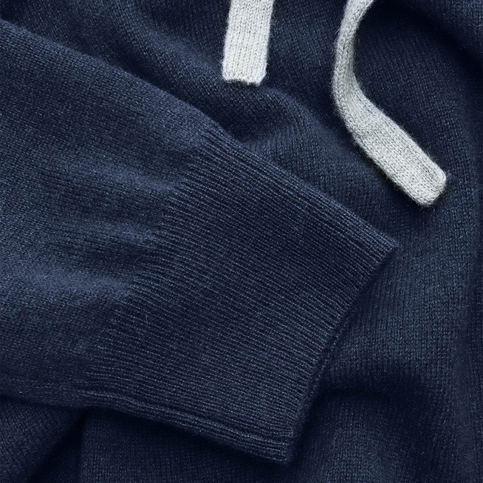 Riva Hoodie Navy — hood and collar detail